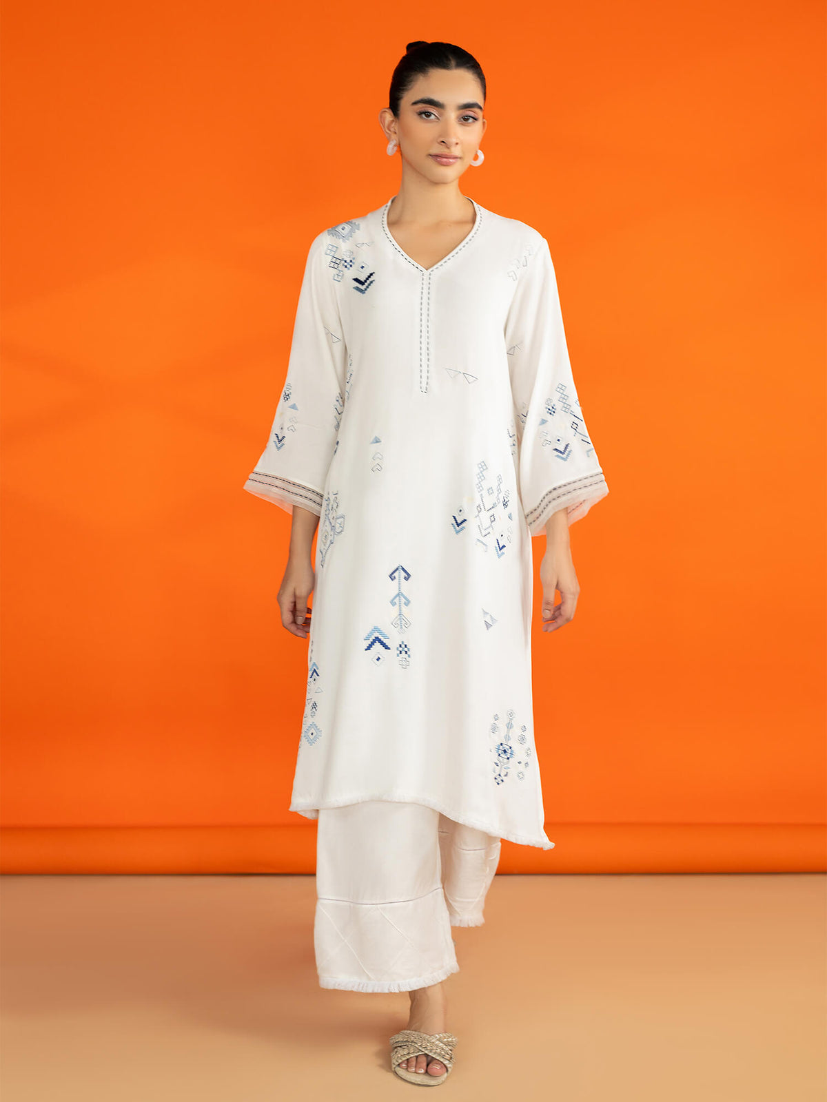 Pitta Embroidered Kurta main image 0