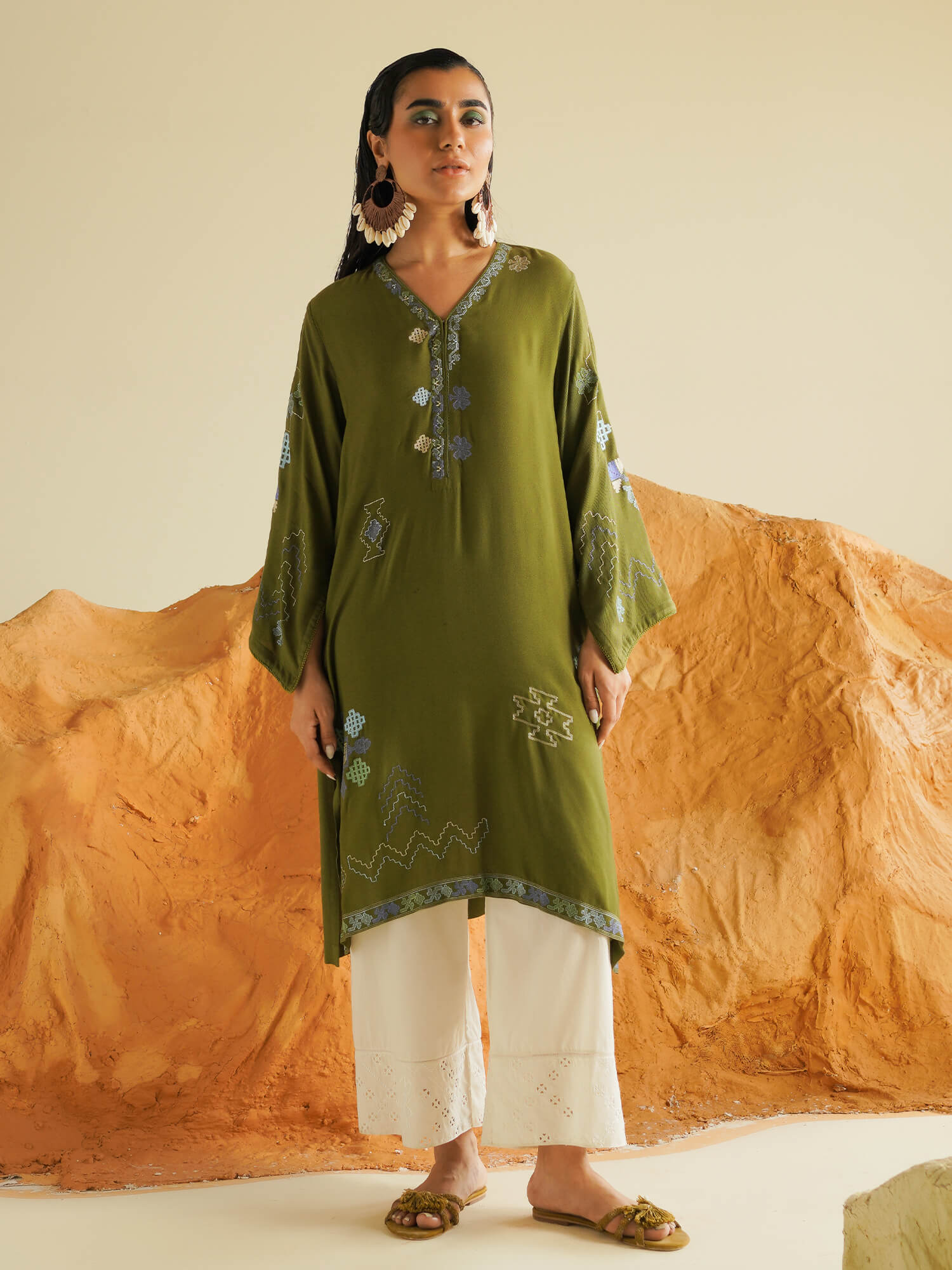 Embroidered Kurta | Mishkaa